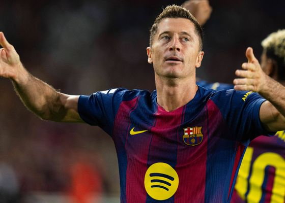 El entorno de Lewandowski niega su retirada y aplaza cualquier decisión sobre su futuro