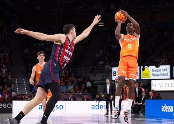 El terremoto final del Buesa Arena premia al Valencia Basket y Joel Parra se corona en la ACB
