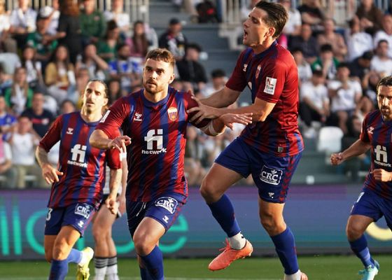El Eldense sonríe y el Zaragoza es líder en la primera jornada