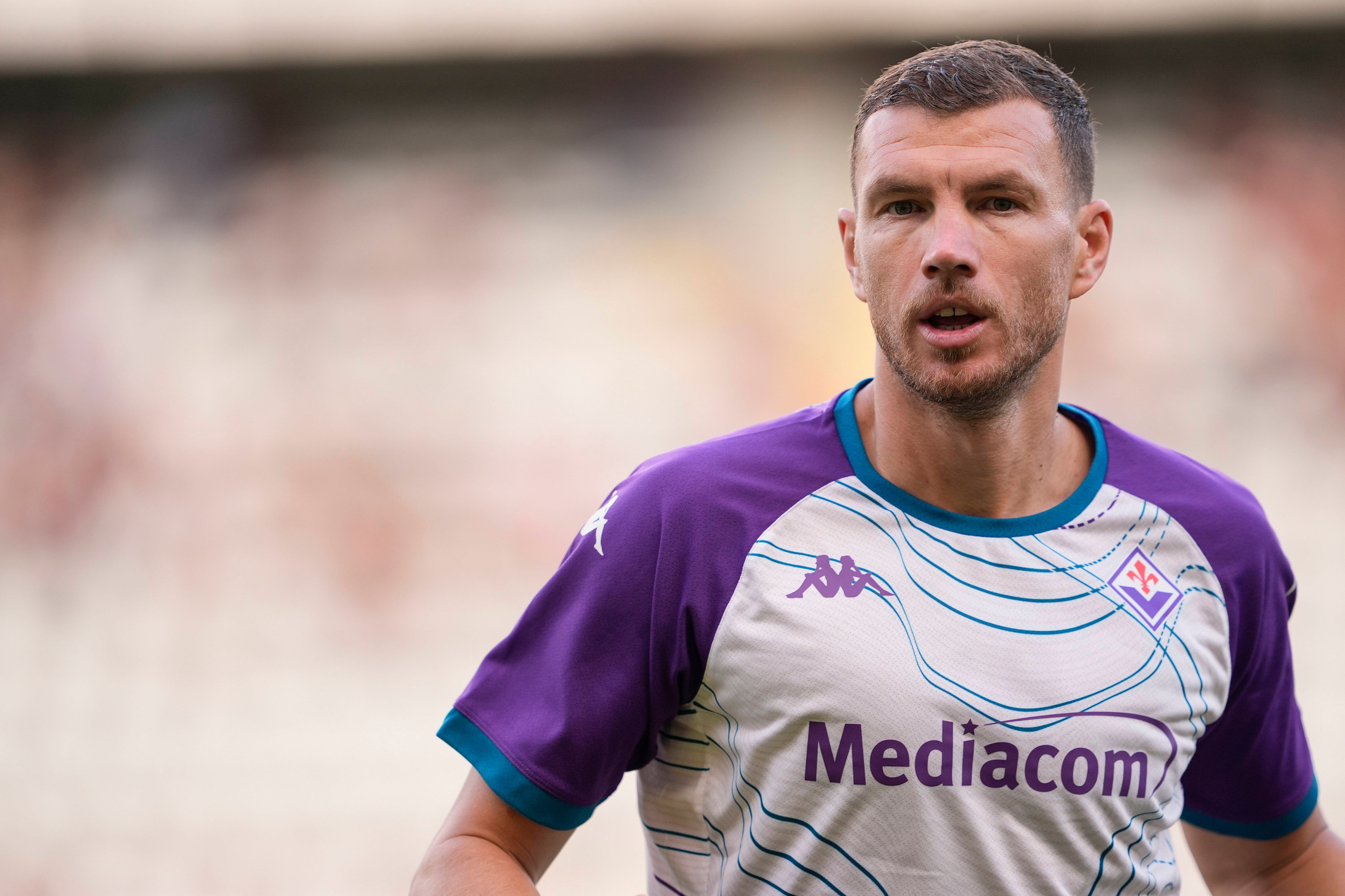 Dzeko se marcha de la Fiorentina y jugará en la segunda división alemana