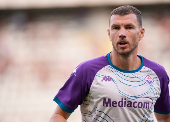 Dzeko se marcha de la Fiorentina y jugará en la segunda división alemana