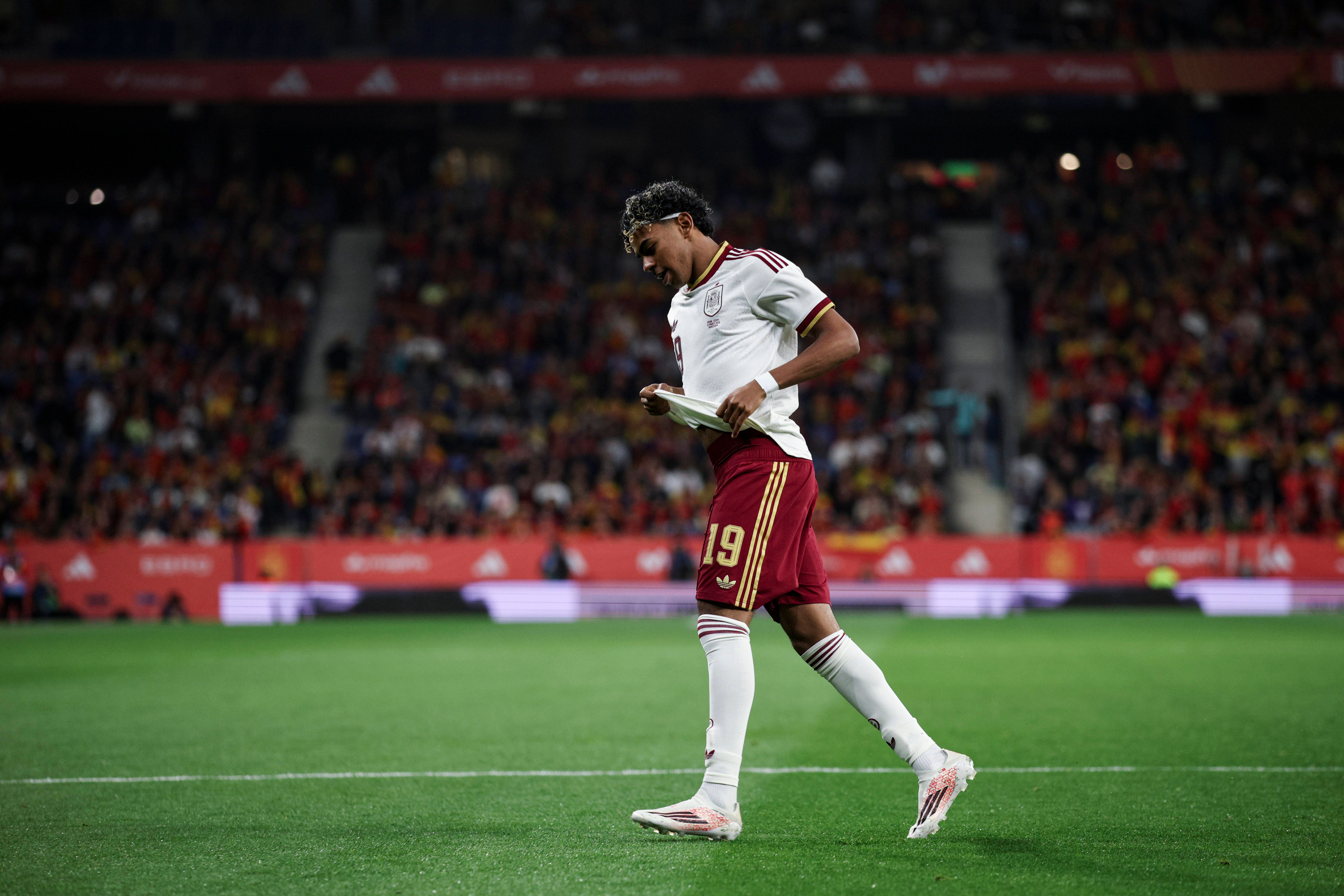 Lamine Yamal se pronuncia tras los insultos racistas en el RCDE Stadium durante el España - Egipto