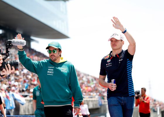 Verstappen muestra su admiración por Fernando Alonso y le coloca entre los cinco mejores pilotos de la historia