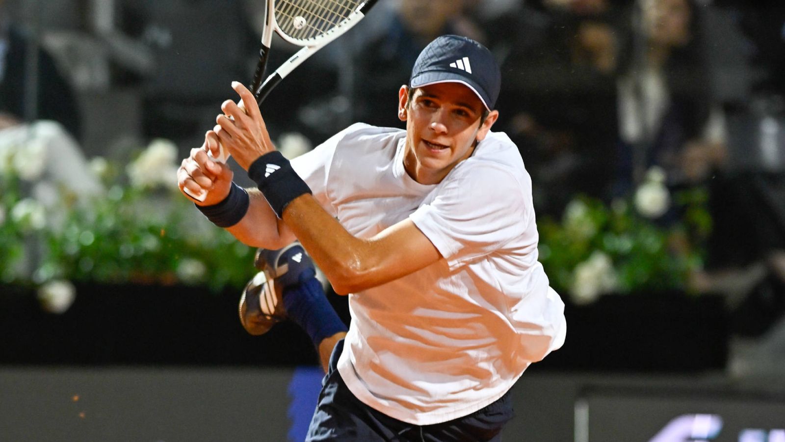 Rafa Jódar cae en Roma con humo, sin luz y tras una maratón de más de tres horas
