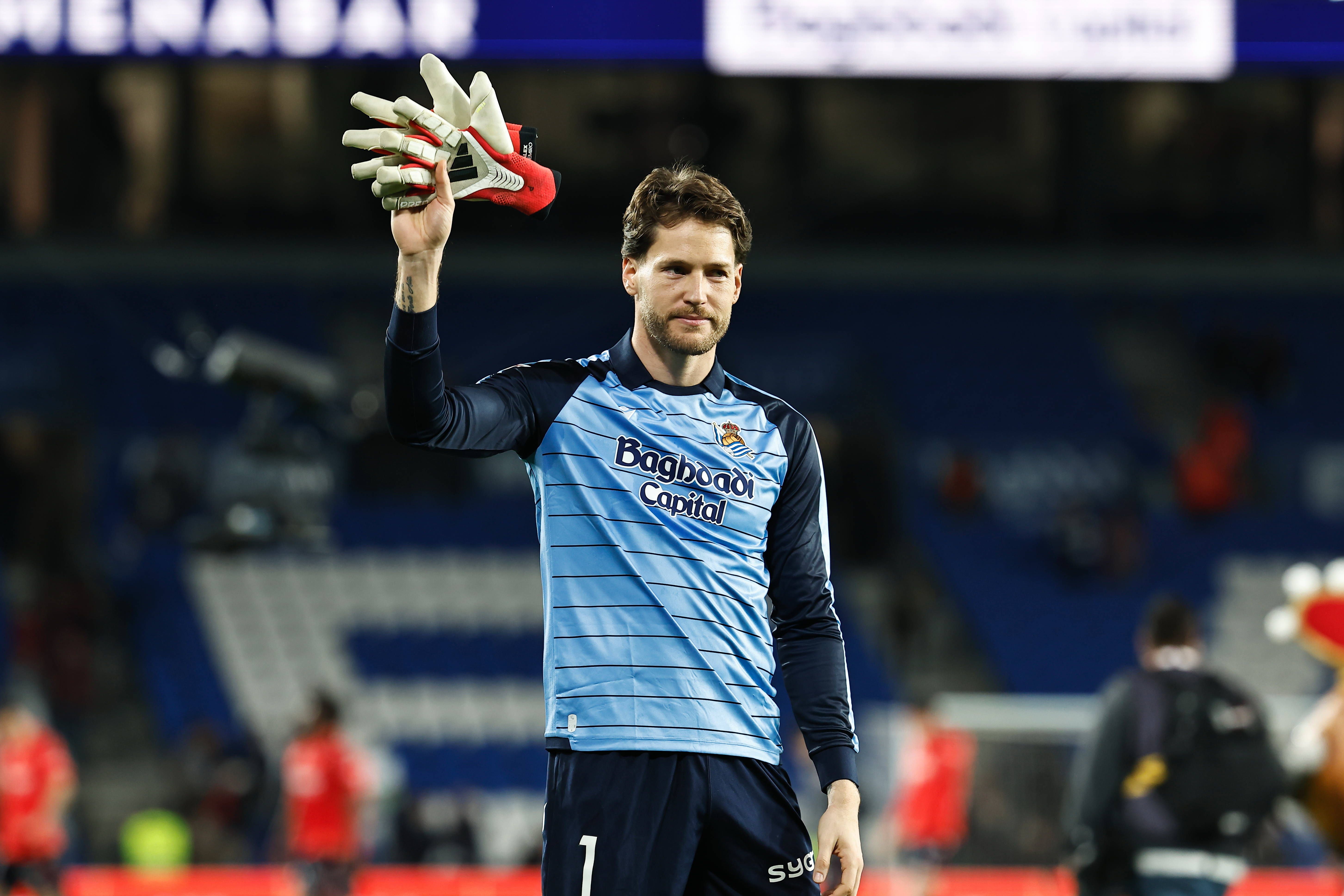 Álex Remiro desvela la deuda que la plantilla de la Real Sociedad tiene con la afición: "Todos lo sentimos"