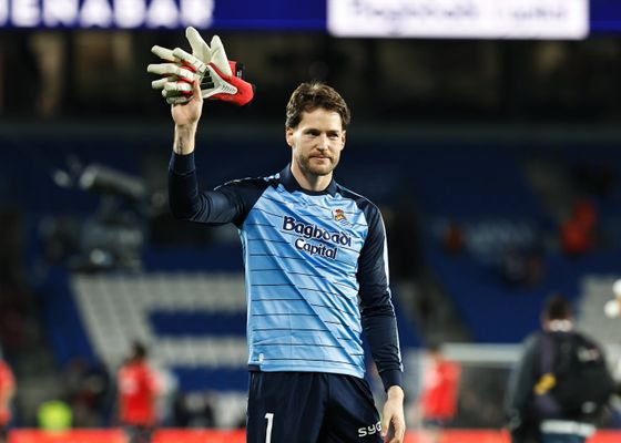 Álex Remiro desvela la deuda que la plantilla de la Real Sociedad tiene con la afición: "Todos lo sentimos"