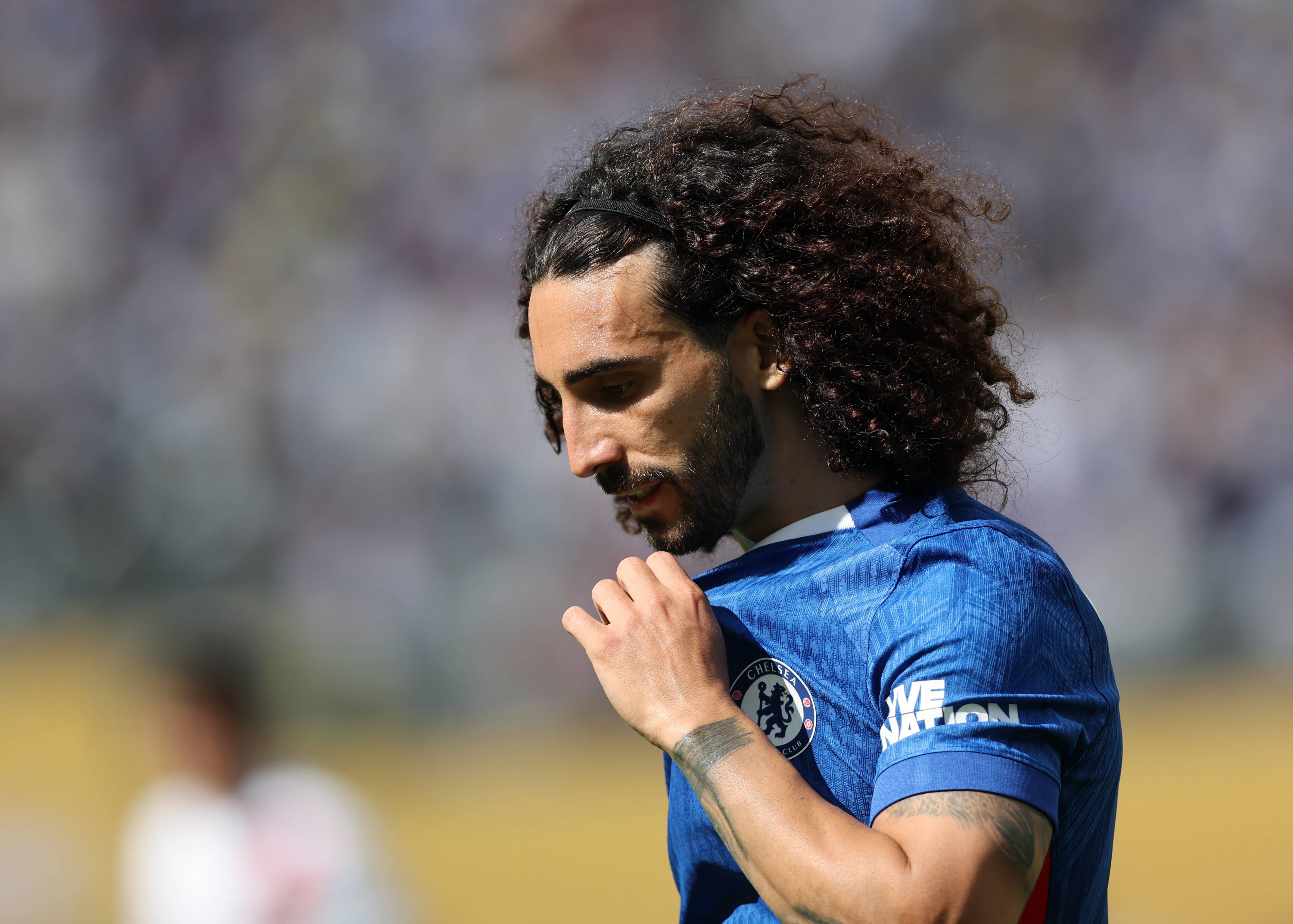 Cucurella se rompe al hablar del trastorno neurológico de su hijo