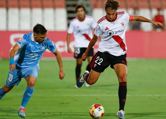 Sevilla Atlético 1-2 Ibiza: Bebé deja sin chuches a los niños de Galván