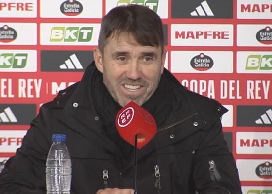 Cal y arena para el Alavés: Coudet, muy preocupado por la lesión de Lucas Boyé en la victoria ante el Sevilla  