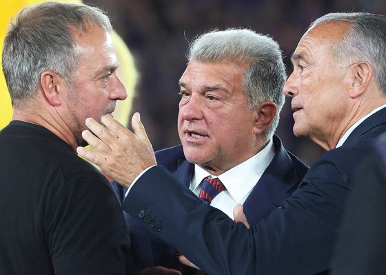 El Barça cierra la renovación de Hansi Flick hasta el año 2028