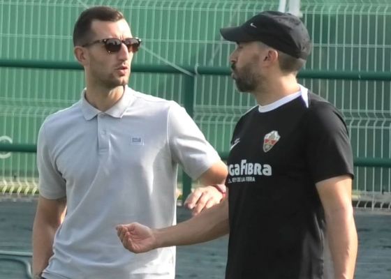 El Elche encuentra "una motivación extra" para afrontar la eliminatoria contra el Betis en la Copa del Rey: "Nos conocemos bien"