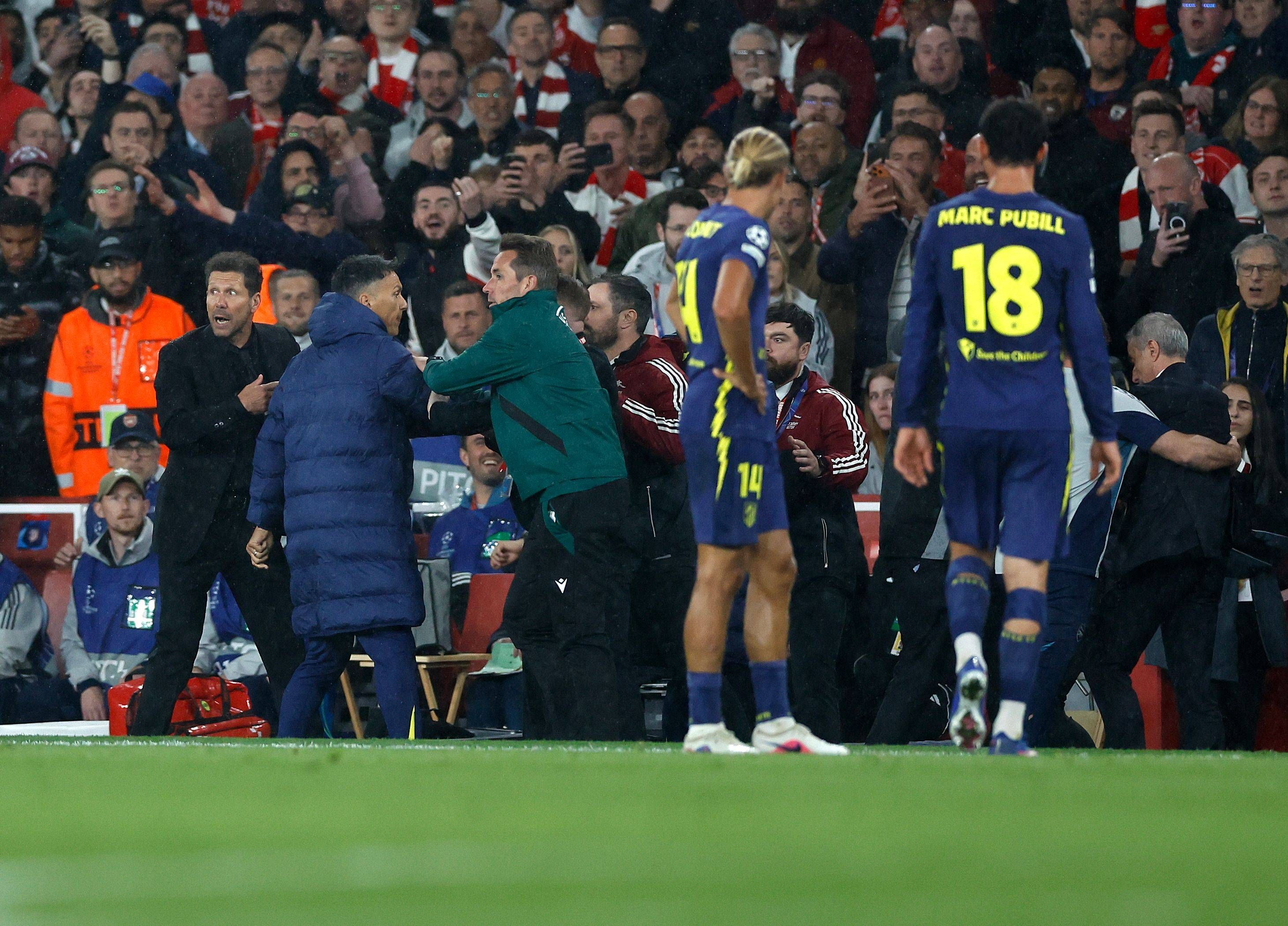 El Arsenal sale en defensa de Andrea Berta tras el enganchón con Simeone