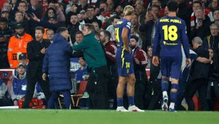 El Arsenal sale en defensa de Andrea Berta tras el enganchón con Simeone