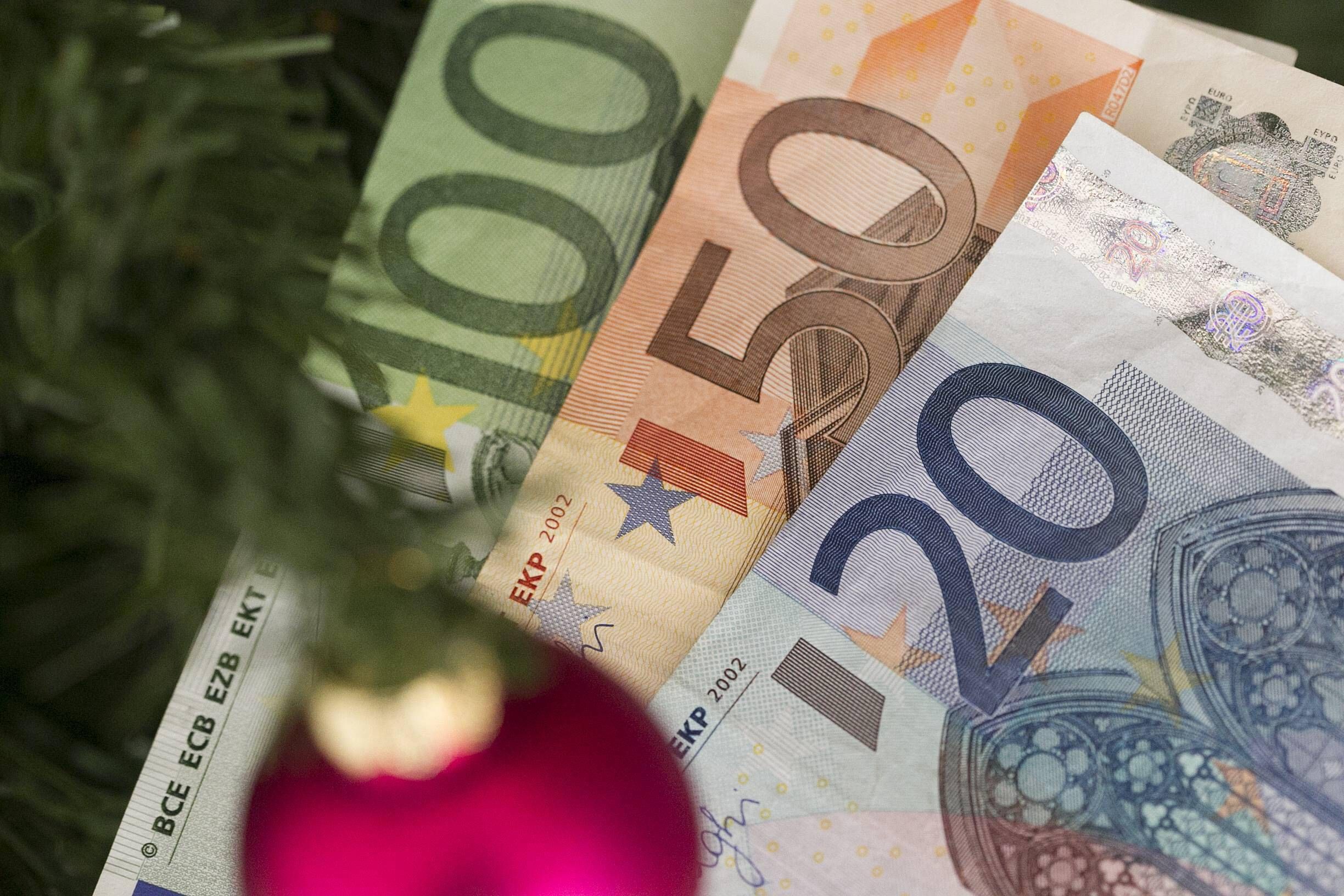 Evita sorpresas con Hacienda esta Navidad: cuánto dinero puedes regalar sin pagar impuestos