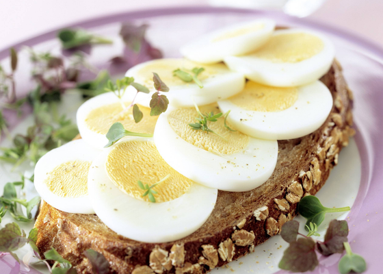 Esto es lo que pasa cuando le añades huevos a tu desayuno
