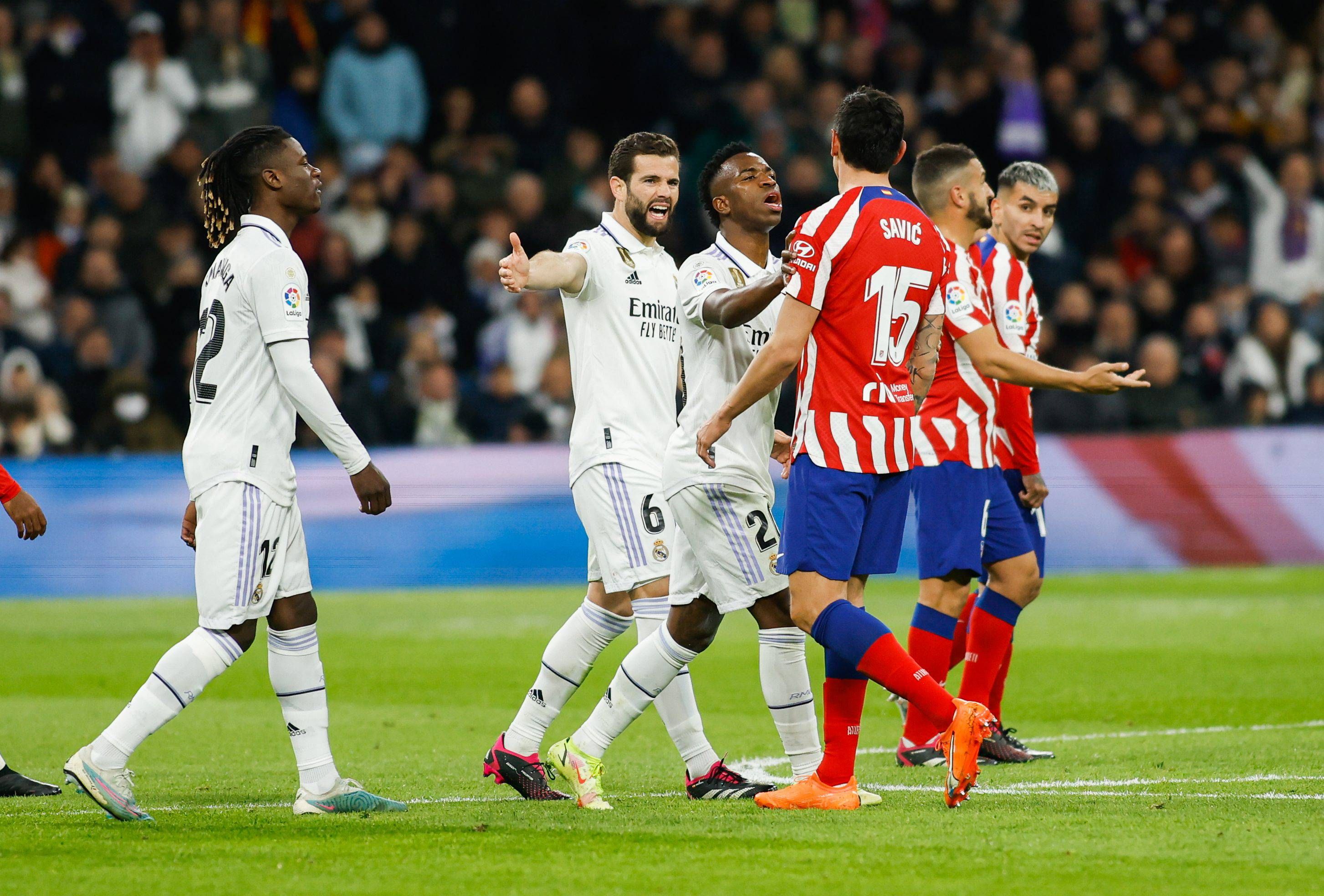 El Atlético de Madrid estalla y calienta el derbi