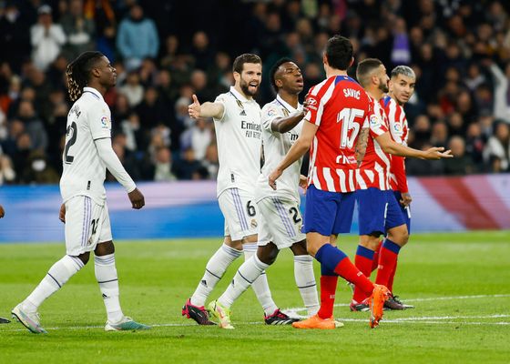 El Atlético de Madrid estalla y calienta el derbi