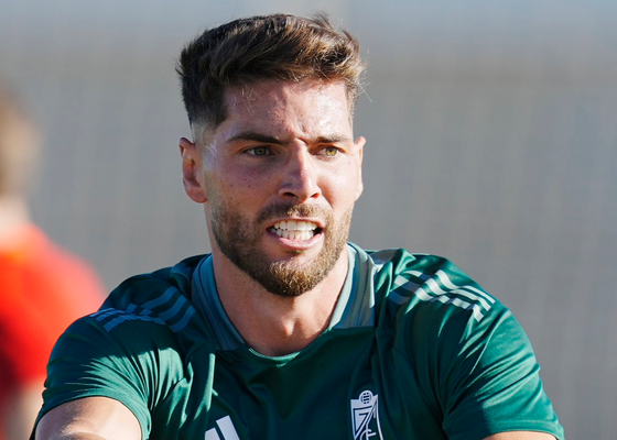 Luca Zidane mira las negociaciones del Granada con Diego Mariño