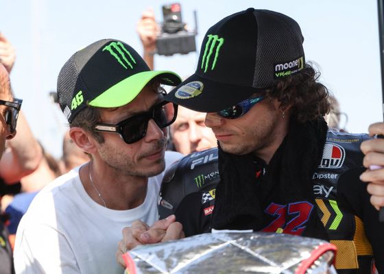 Rossi traiciona a Ducati para aliarse contra Marc Márquez