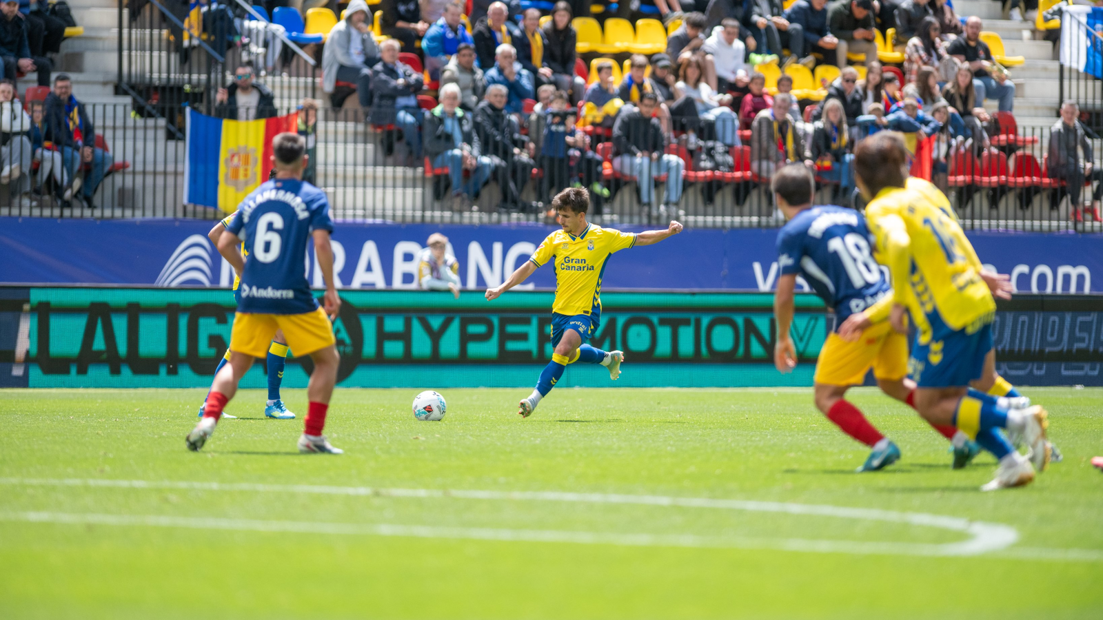 Así queda la clasificación de LaLiga Hypermotion tras el triundo del Racing de Santander y la derrota de Las Palmas en la 39 de Segunda división