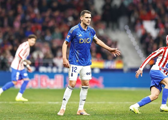 Dani Calvo "se moja" tras la suspensión del Rayo Vallecano - Oviedo: "Es un chiste que se diga que somos la mejor liga del mundo"