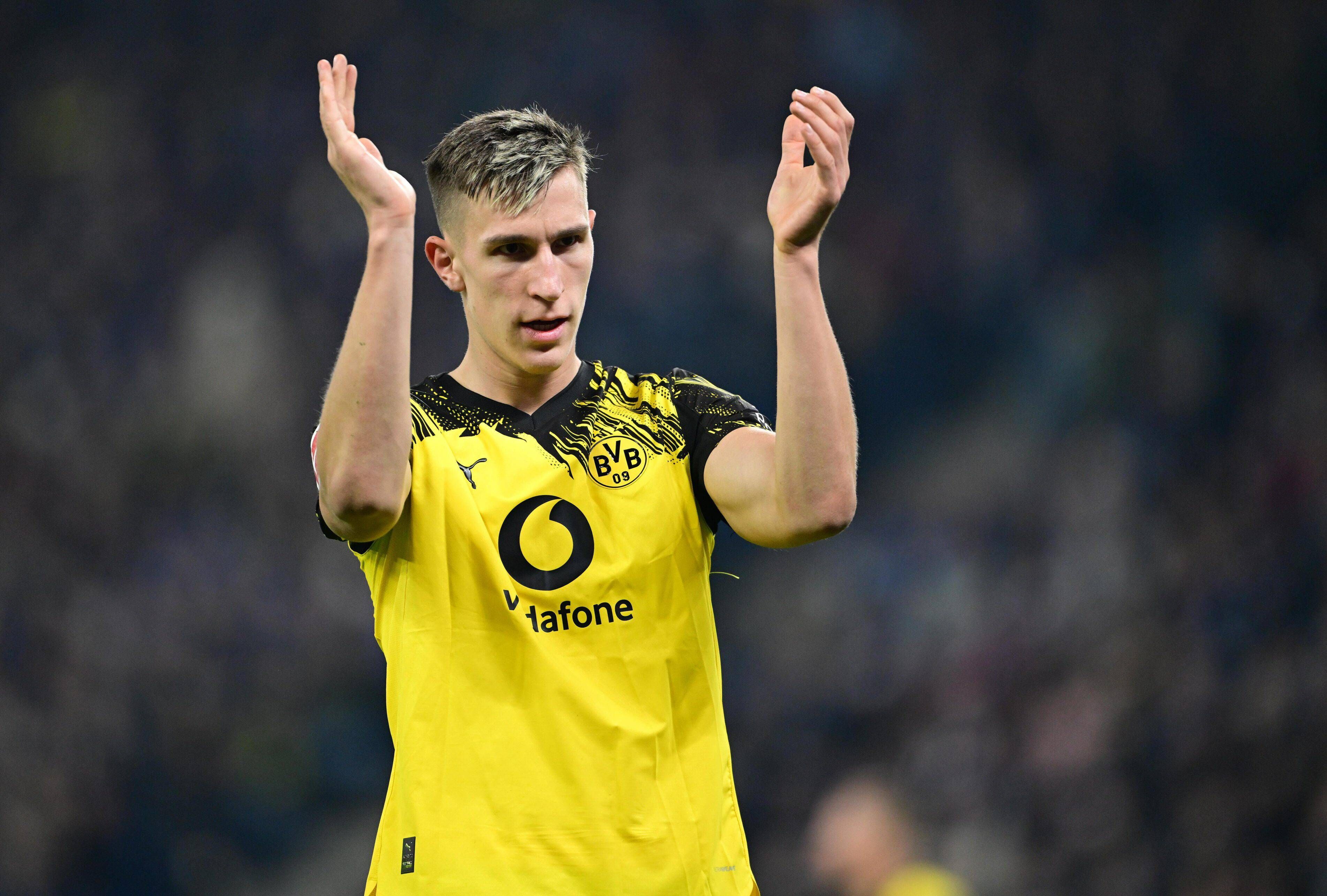 Schlotterbeck "se piensa" su futuro en el Dortmund y el Bayern Múnich irrumpe por su fichaje
