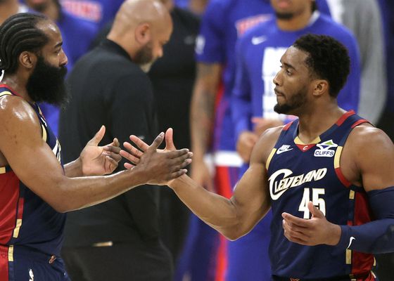 Pistons 113-117 Cavaliers: Harden asalta Detroit con un final polémico y apoteósico