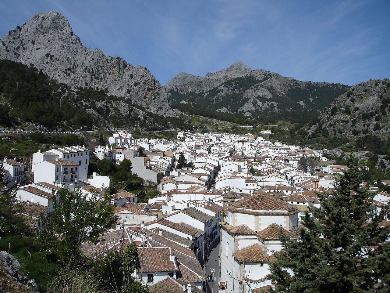 El pueblo más bonito de España para visitar en otoño está en Andalucía