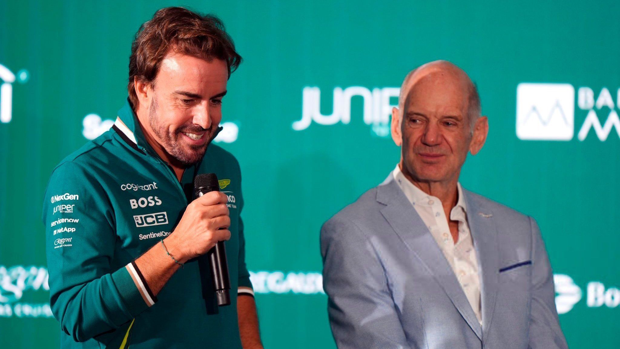 Problemas para Fernando Alonso y Carlos Sainz: Aston Martin llega tarde a Montmeló, Williams ni eso
