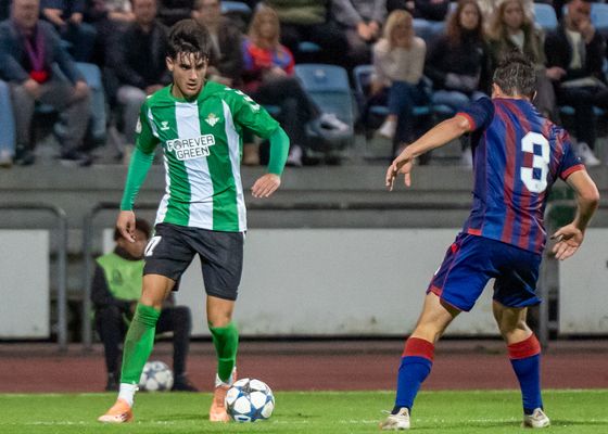 Basilea 3-2 Betis: Se deja remontar dos goles y deberá resolver en casa