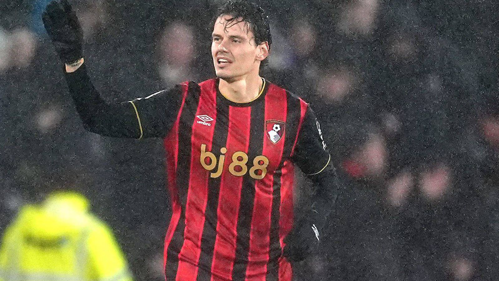Meten al mismo delantero, Enes Ünal, en la órbita de Sevilla y Betis, y también de Getafe, Valencia, Rayo o Real Sociedad