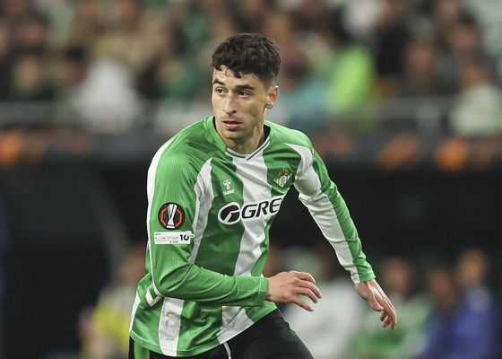 Marc Roca marca los objetivos del Betis: "Es ambicioso pero creo que tenemos capacidad para lograrlo"