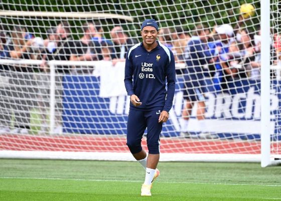 Mbappé se muestra contento en su inicio en Madrid