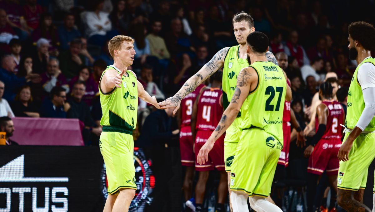 Unicaja no se desengancha de la lucha por la Liga ACB