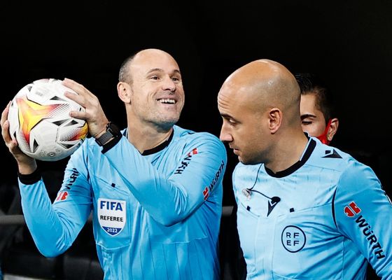 Jubilación para Mateu Lahoz