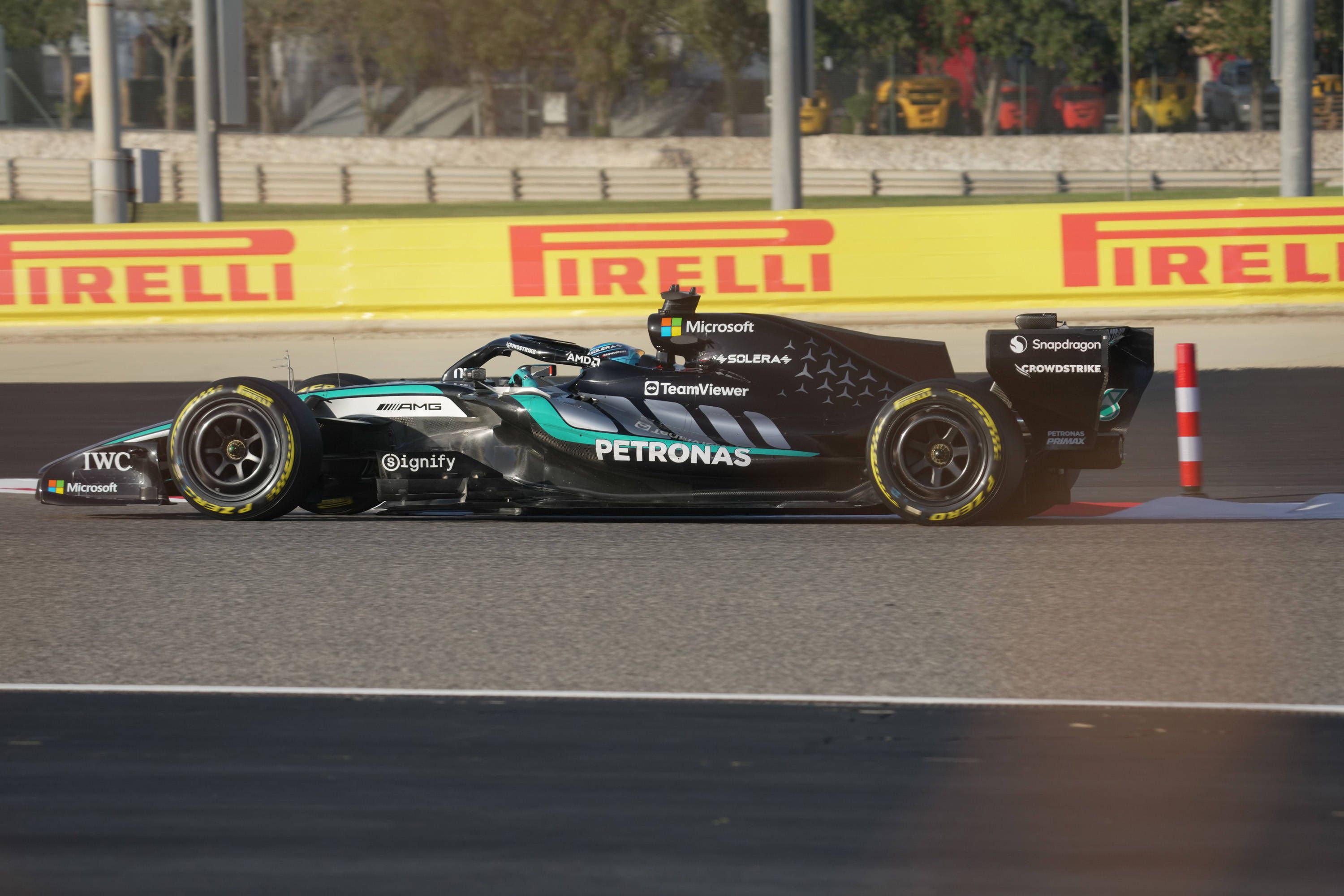 George Russell pone a Mercedes en vanguardia y Aston Martin va a peor en Bahréin