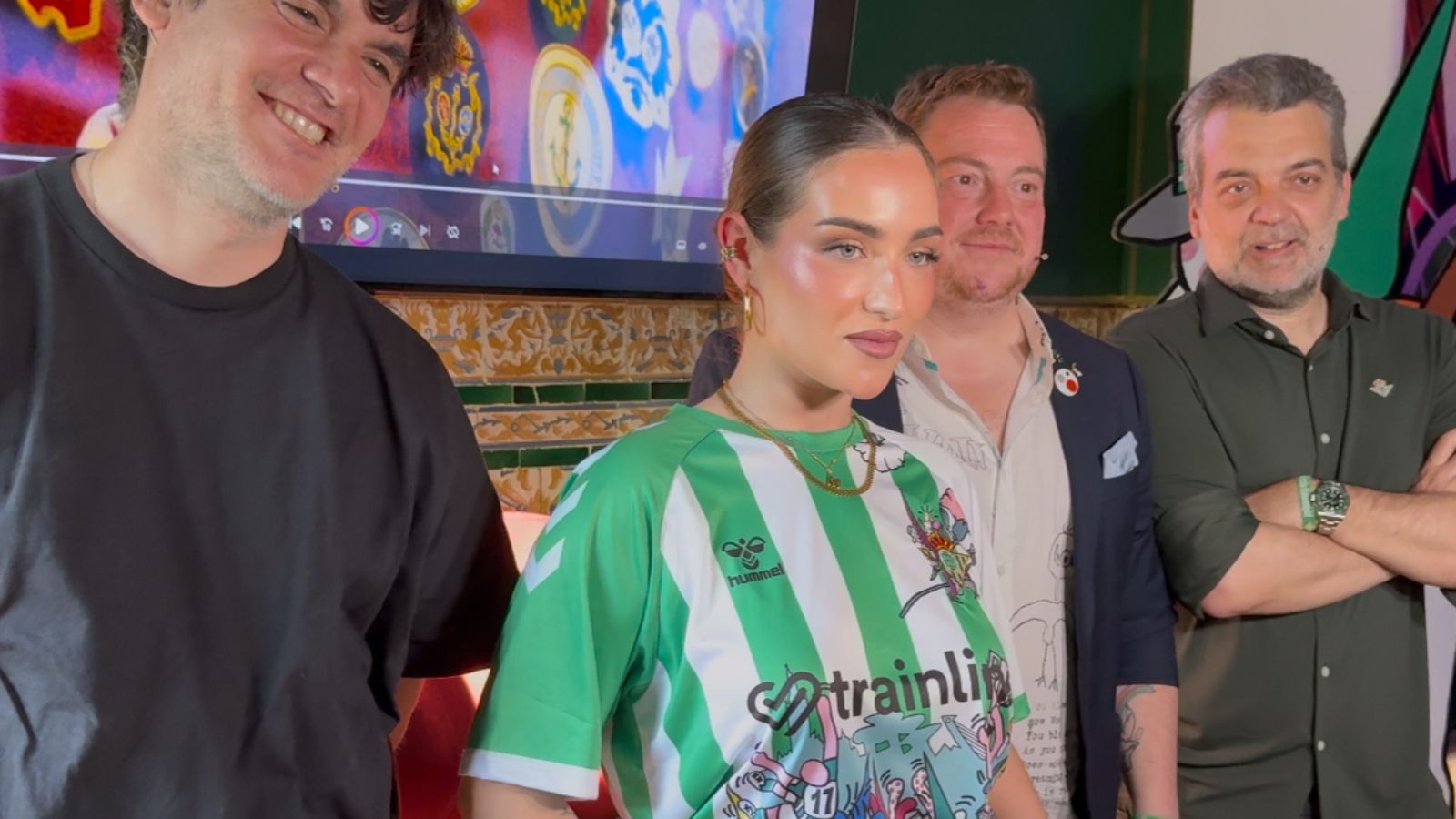 El Betis presenta su nueva camiseta inspirada en las fiestas primaverales