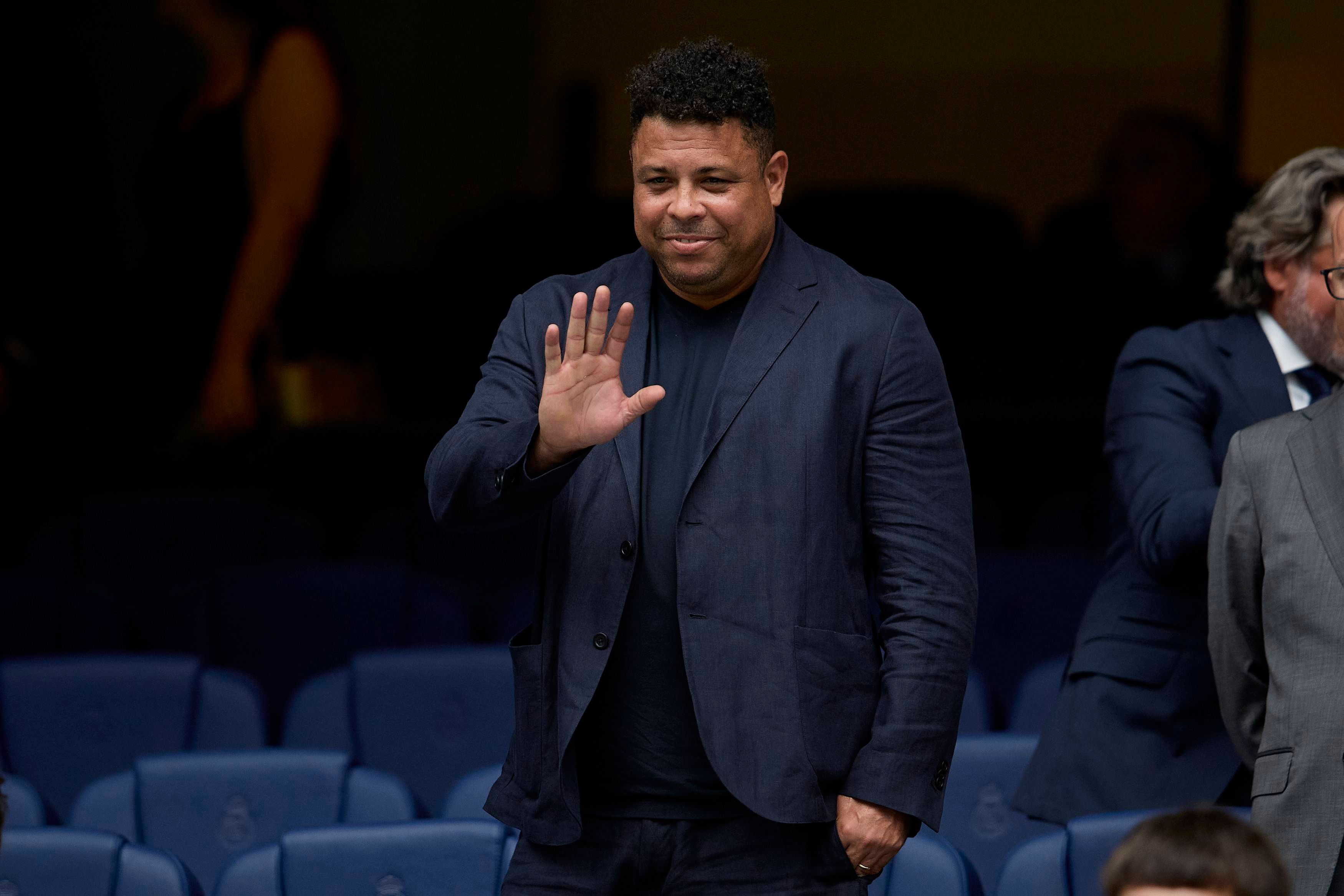 Ronaldo Nazario "quiere vender"