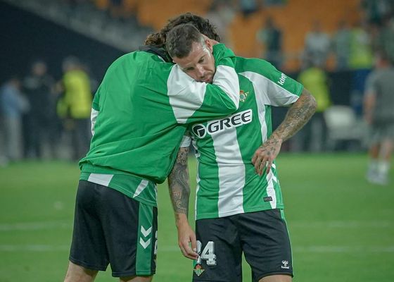 Aitor Ruibal explica que el vestuario del Betis sigue muy afectado: "Hundidos, son días muy duros"