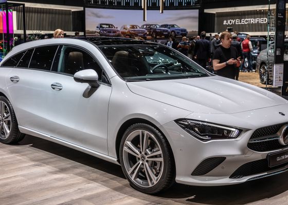 Videollamadas en el coche, como Microsoft y Mercedes-Benz se alían para traer la oficina a tu vehículo