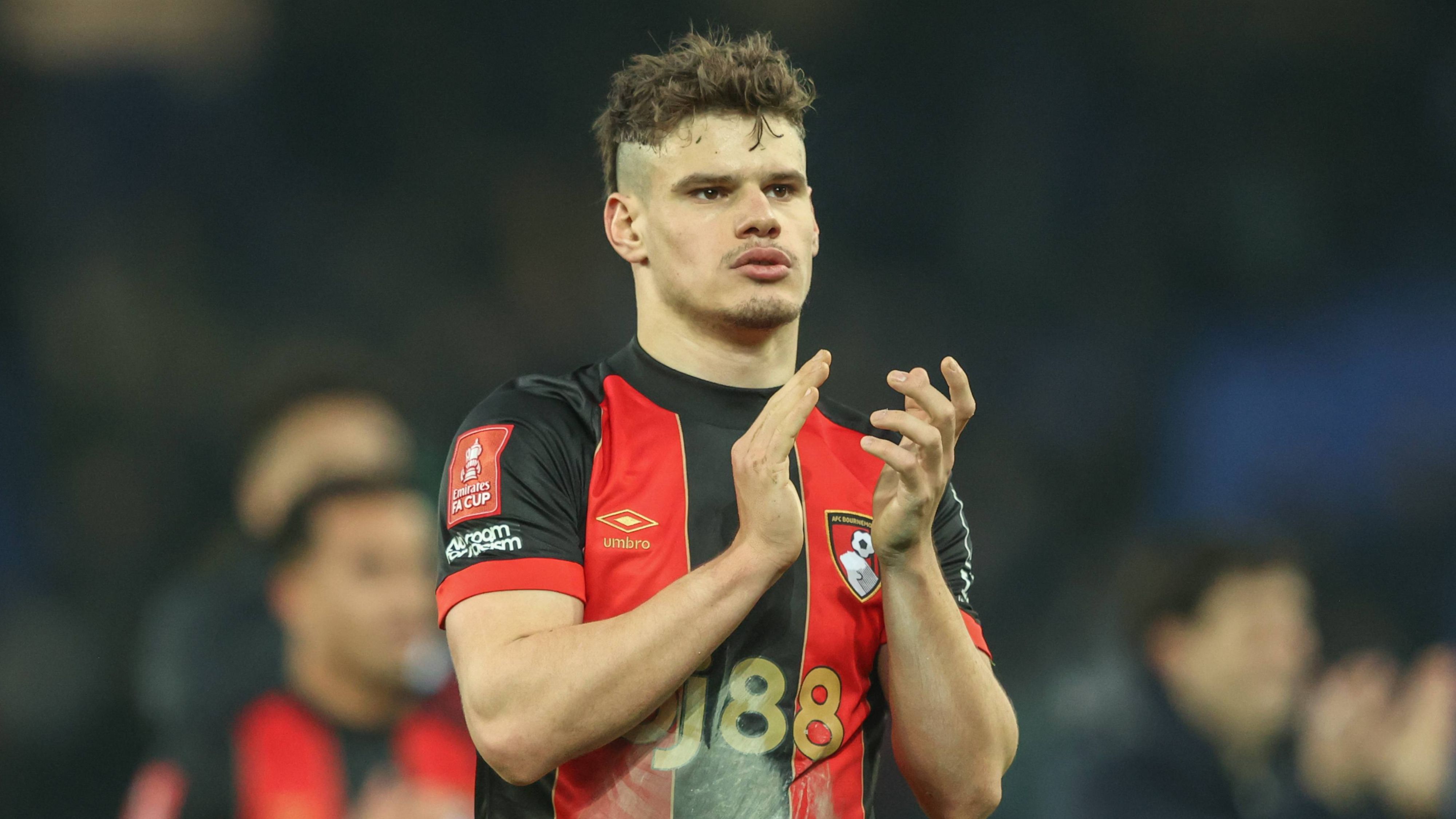 El fichaje de Milos Kerkez interesa