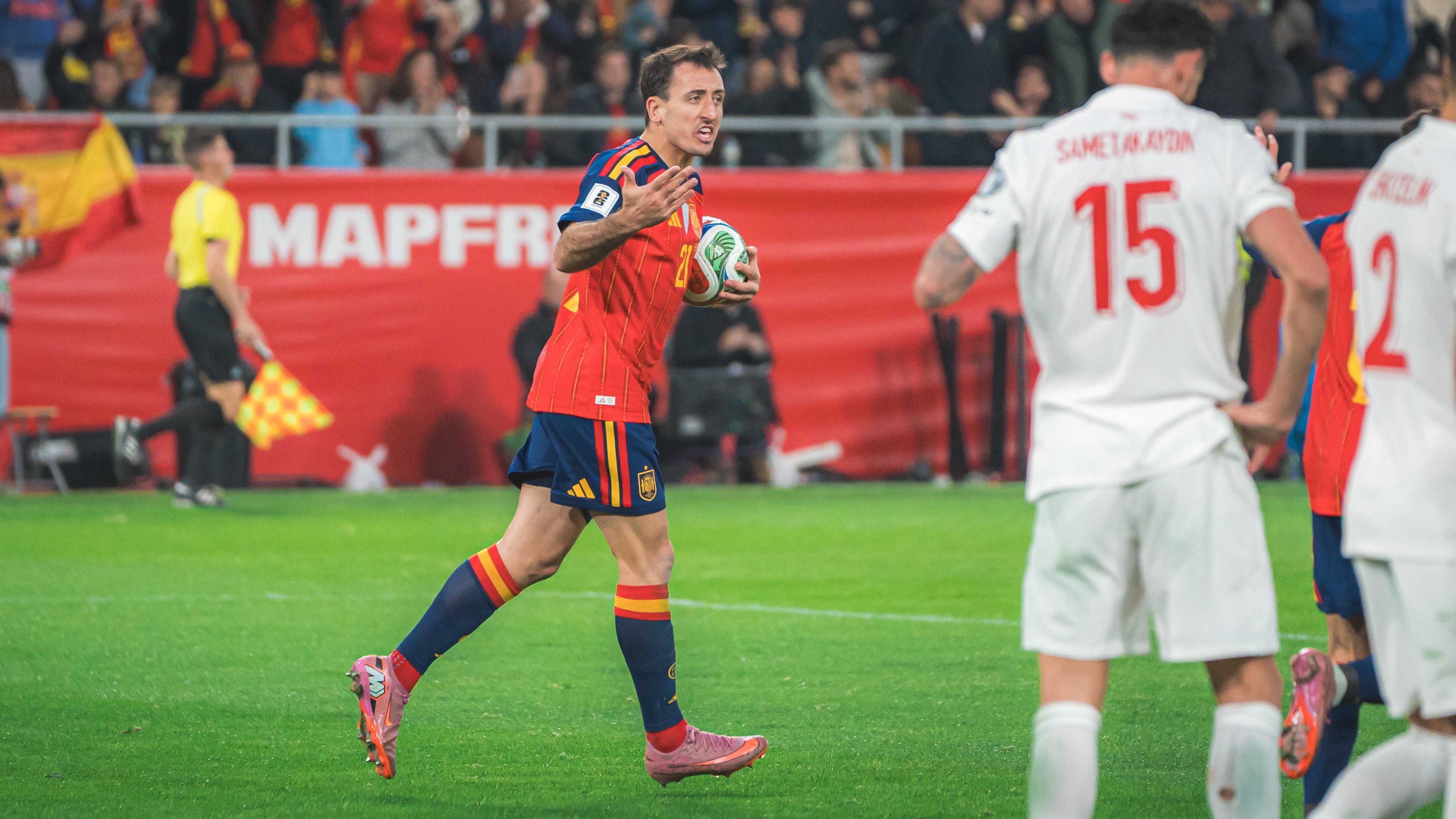 Oyarzabal vuelve a la Real Sociedad cargado de minutos, pero con un espectacular récord debajo del brazo