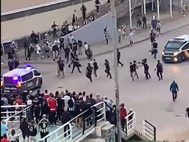 Así fue la pelea entre ultras del Cartagena y Granada