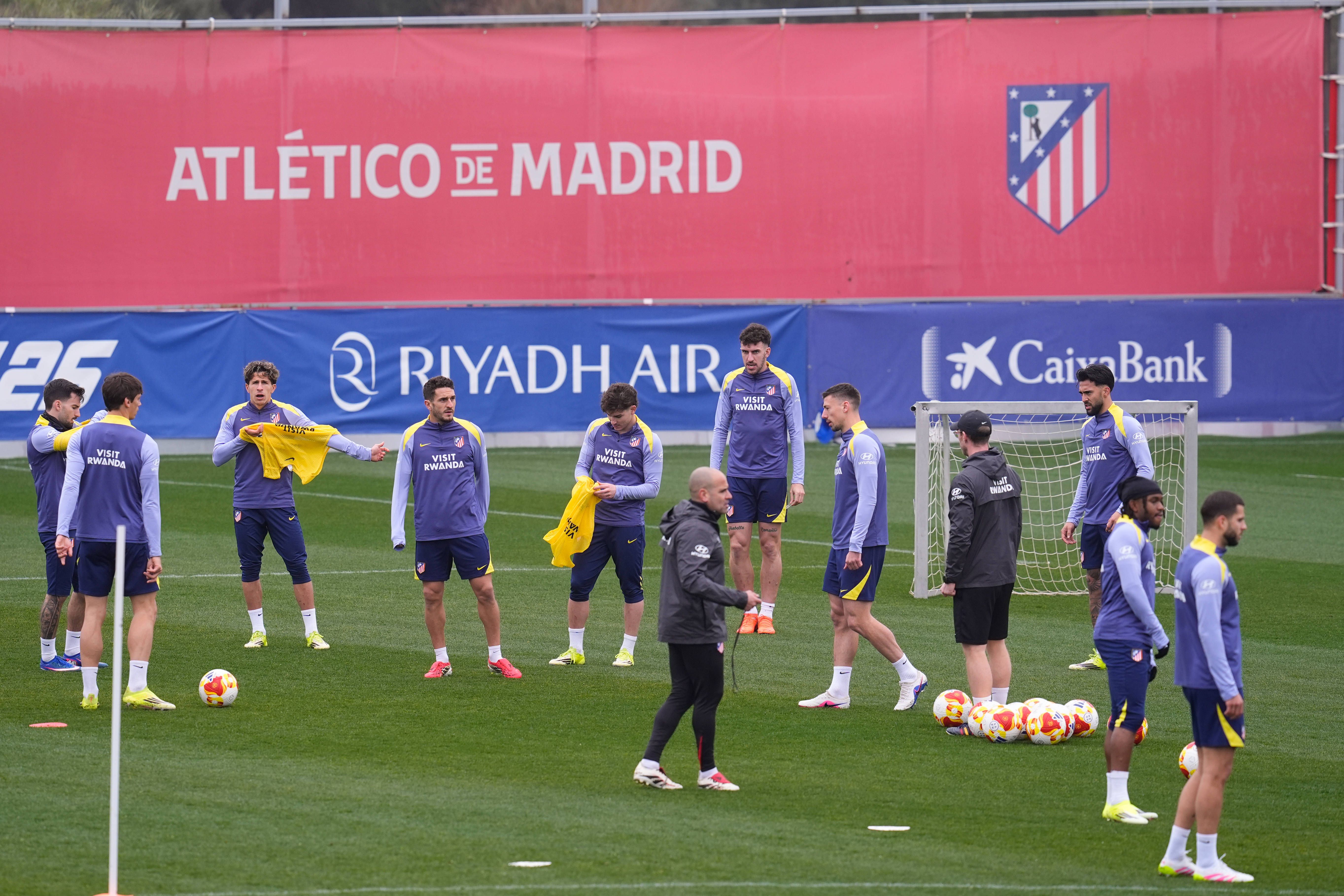 Simeone recupera a Nico González y planea un ofensivo once ante el Barcelona