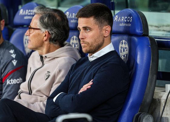 Alessio Lisci se muerde la lengua tras el golpe de Osasuna en el Ciutat: "Pasaron muchas cosas raras a varios niveles"
