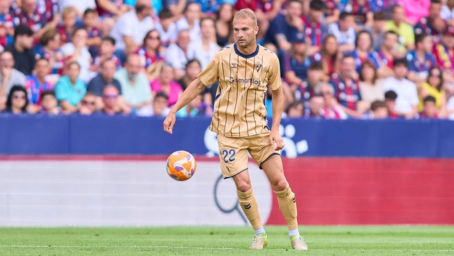 Aritz Arambarri se moja sobre el ascenso del Eibar: "No hay presión, hay ilusión por conseguir algo bonito"
