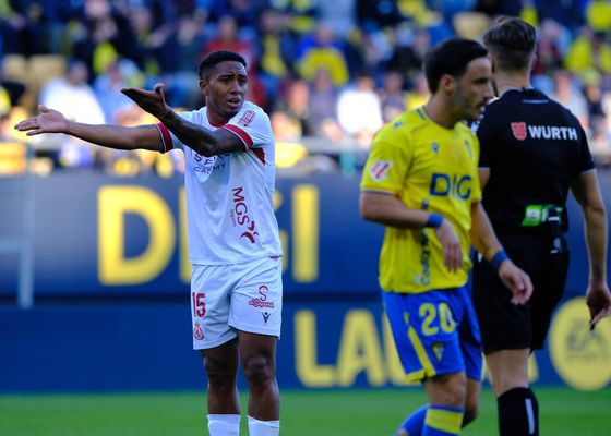 Así queda la clasificación de LaLiga Hypermotion tras el triunfo Deportivo de La Coruña y la derrota del Cádiz