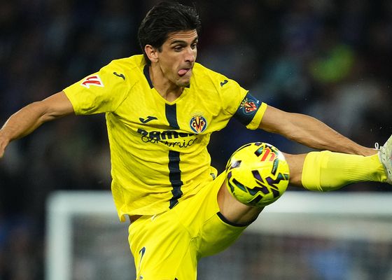 Gerard Moreno, cuarto goleador nacional del siglo, aporrea la puerta de De la Fuente