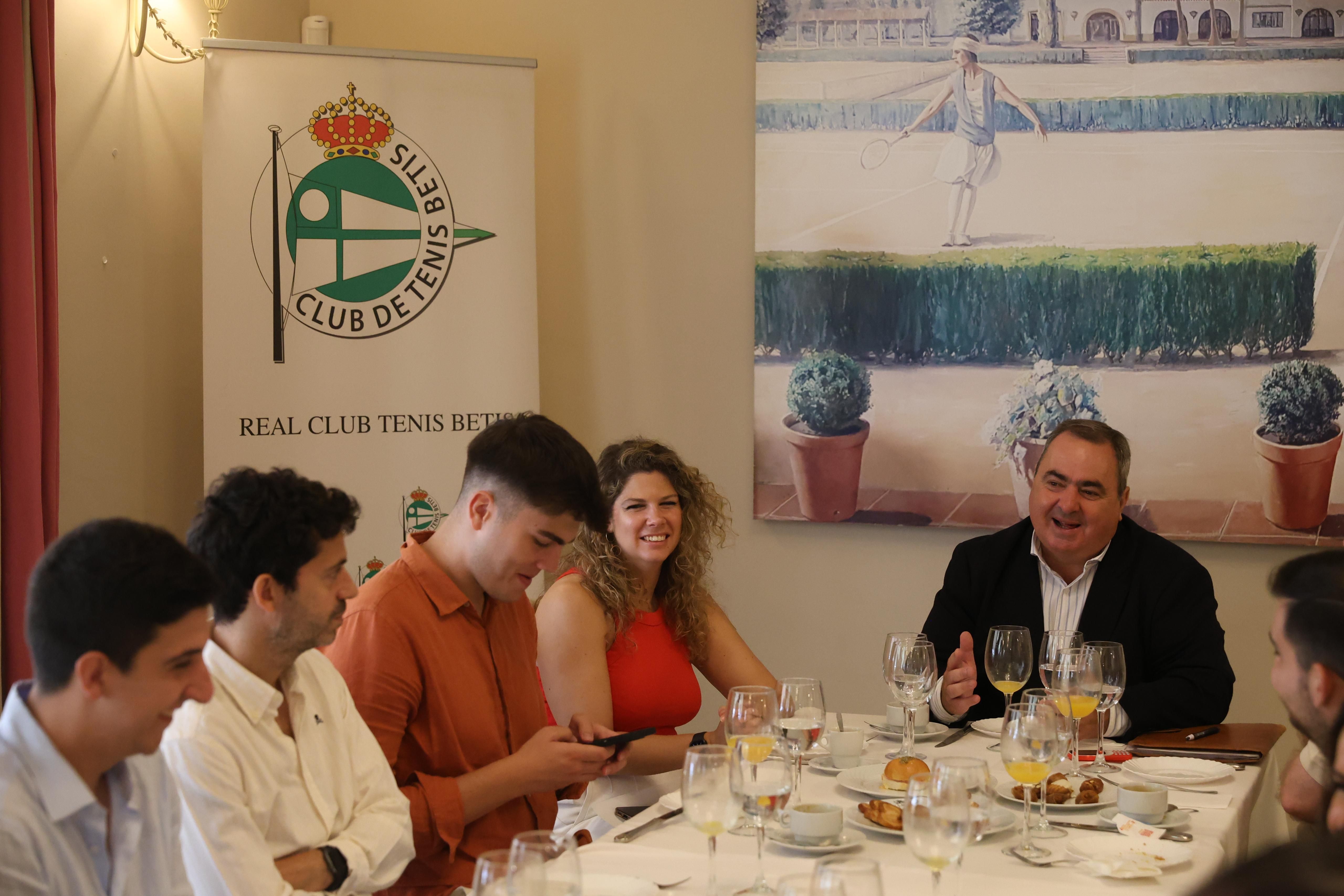 El Tenis Betis plantea la Plaza de España para el centenario de la Copa Sevilla