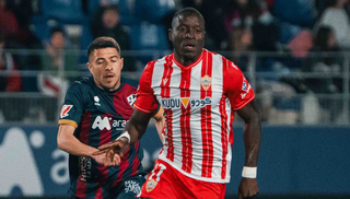 El Almería cumple, le mete presión al Deportivo de La Coruña y se encomienda al Real Zaragoza